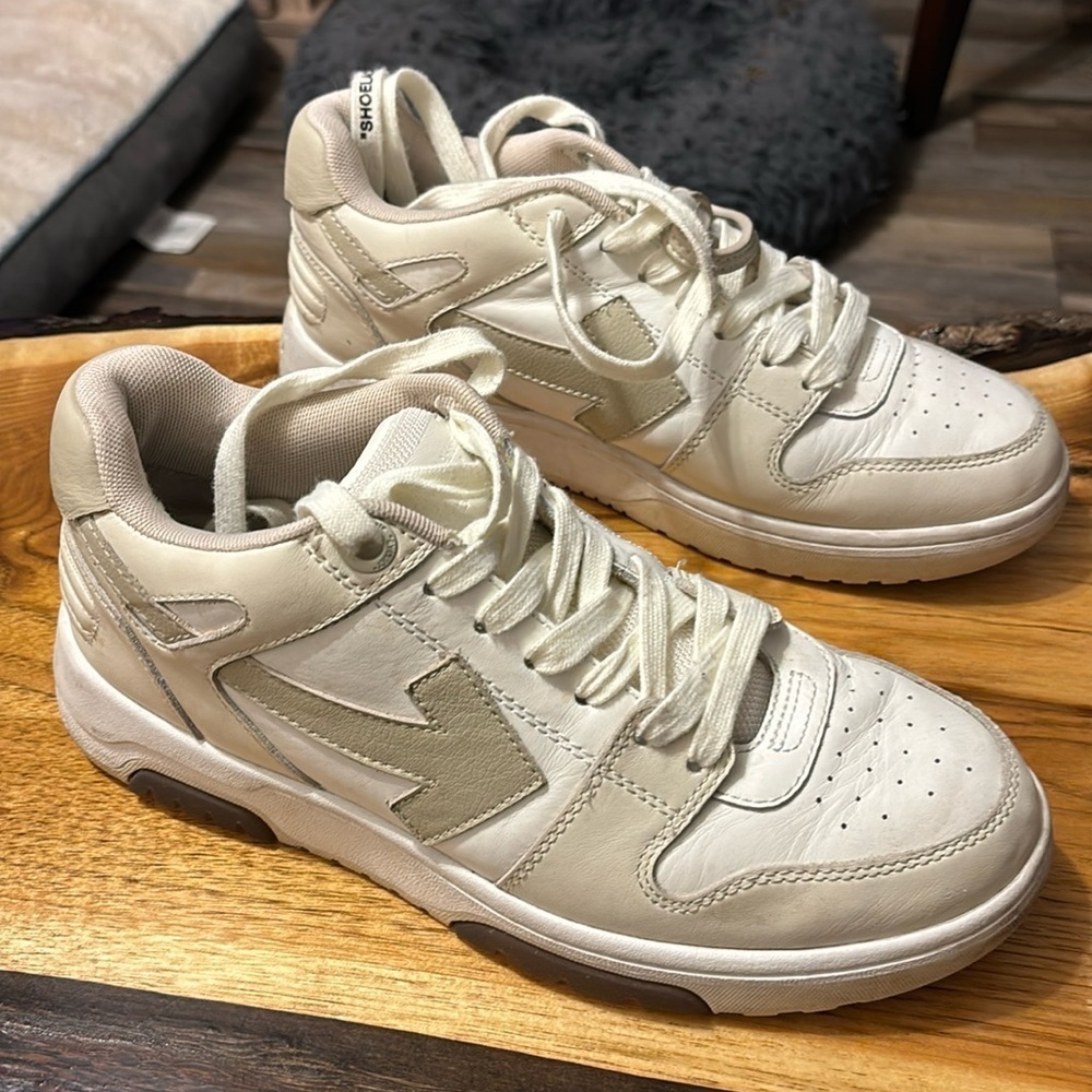 Off-white womens out of office, low trainers, in white/beige size 39 (8.5)